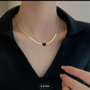 Heart black stone golden plated chain jewelry Limited edition